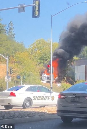 特斯拉撞車起火致三死，美國悲劇的背后，特斯拉車禍致三死，美國悲劇的背后真相揭秘