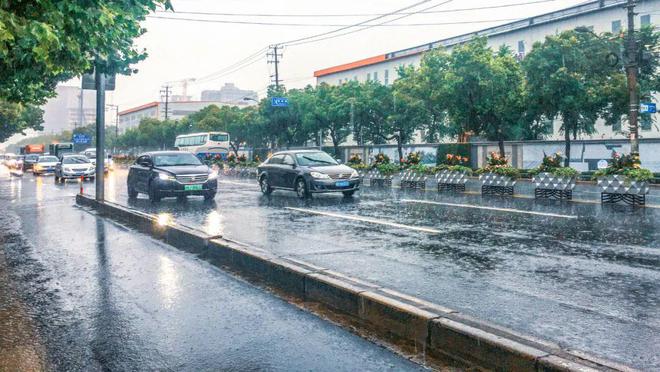 最新大暴雨的影響與應(yīng)對(duì)，大暴雨的影響及應(yīng)對(duì)策略