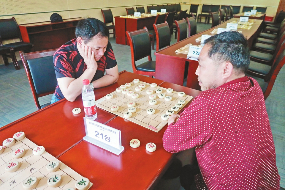 象棋最新賽況，激烈角逐展現(xiàn)智慧與勇氣的較量，象棋賽場激戰(zhàn)正酣，智慧與勇氣的較量持續(xù)上演